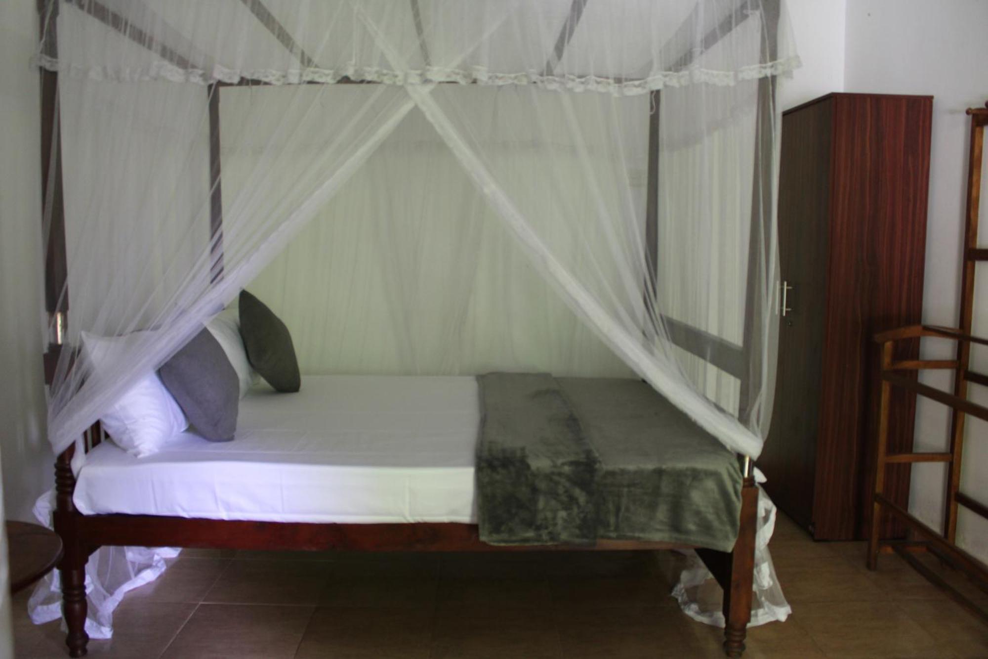 Hotel Sun&Surf Rest Ahangama Exterior foto