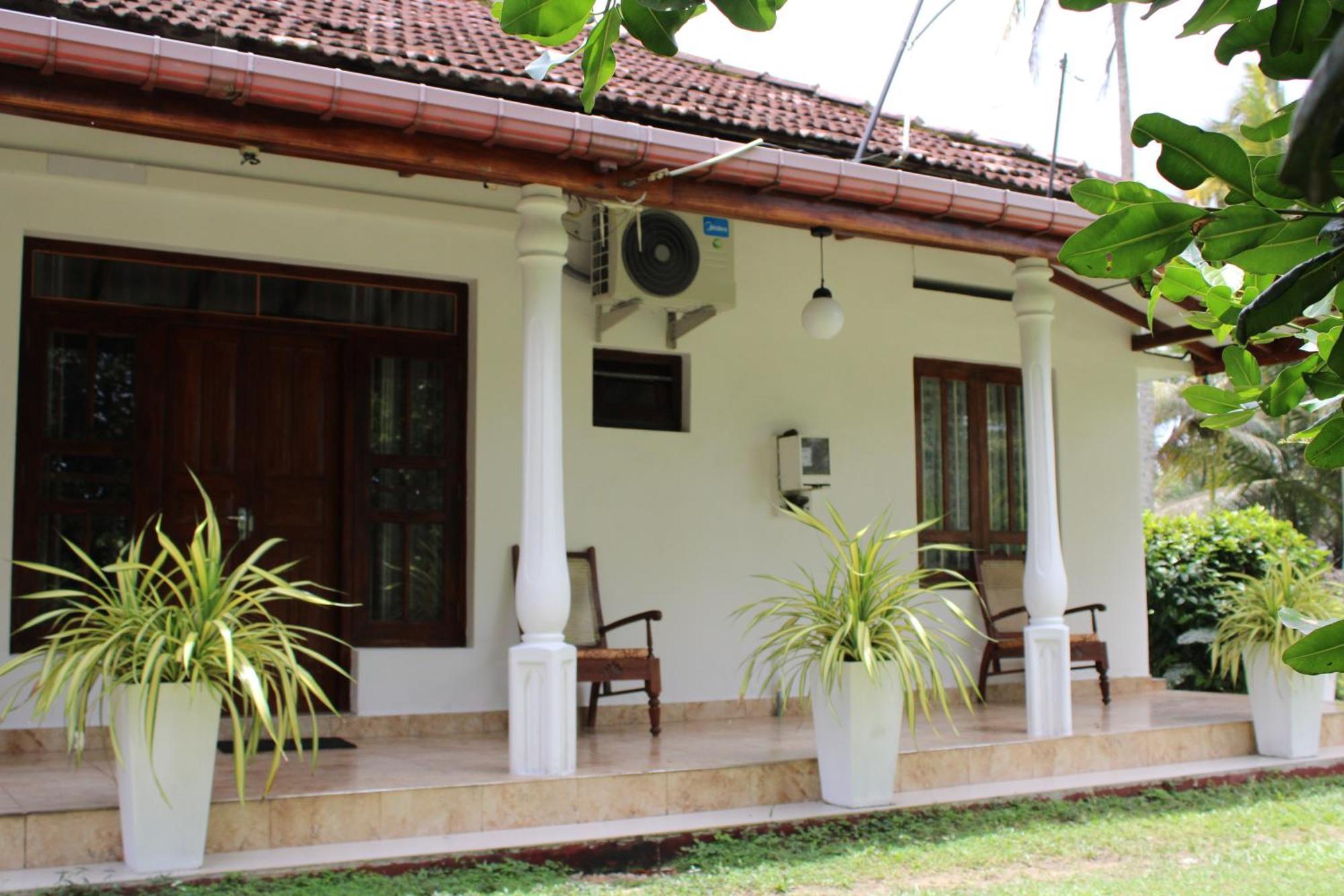Hotel Sun&Surf Rest Ahangama Exterior foto
