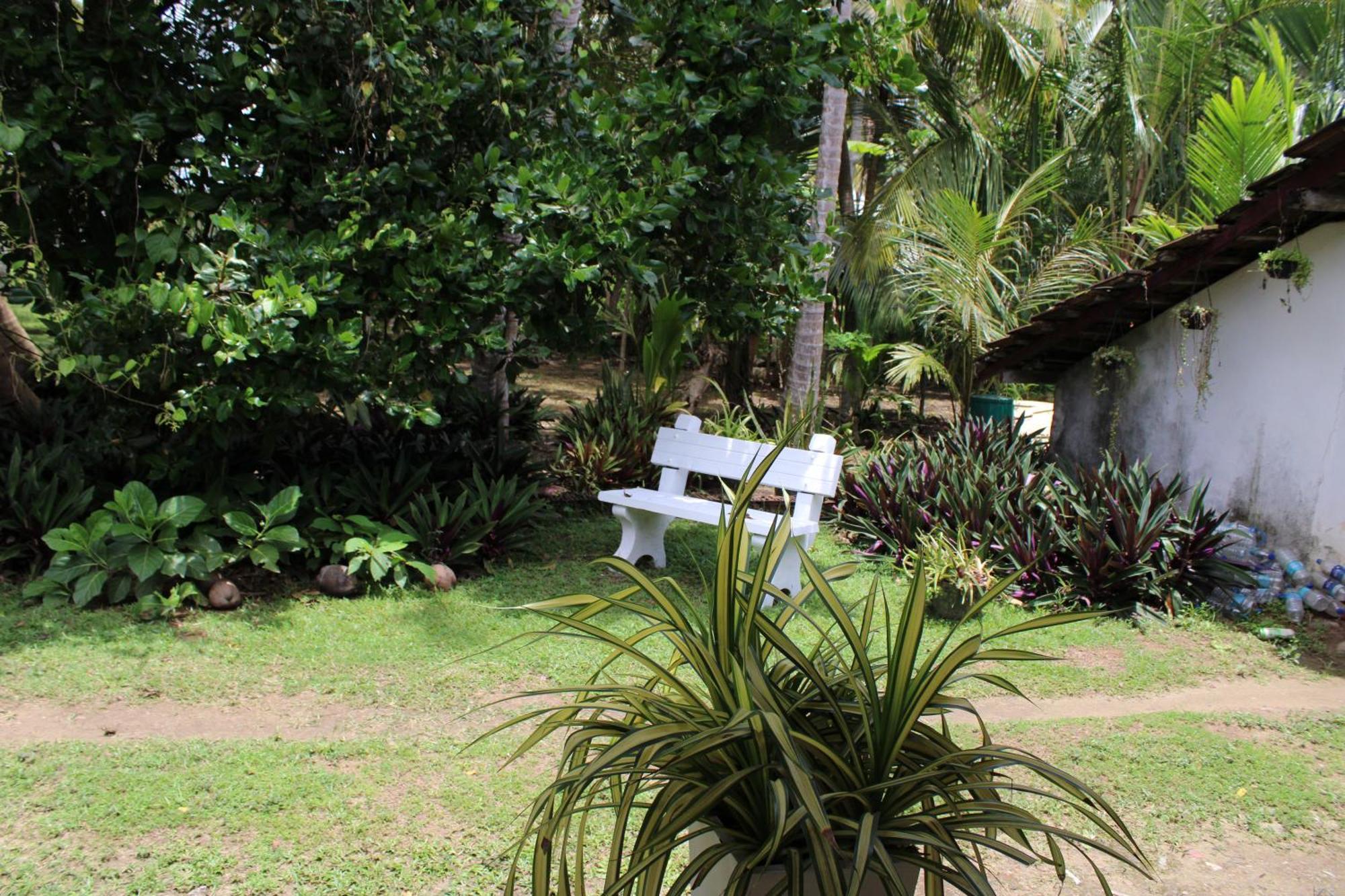 Hotel Sun&Surf Rest Ahangama Exterior foto