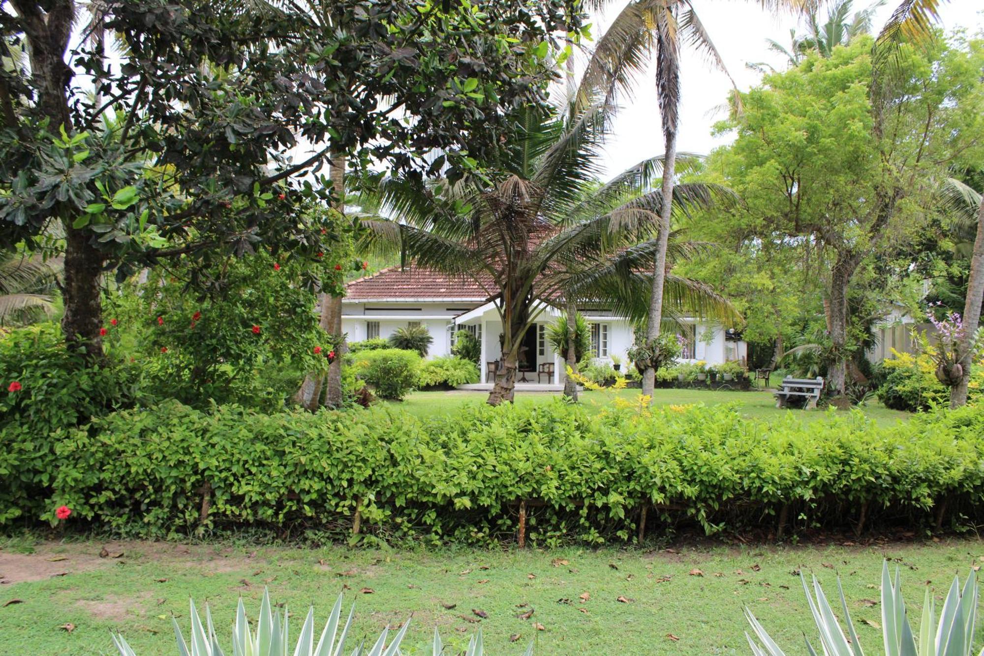 Hotel Sun&Surf Rest Ahangama Exterior foto