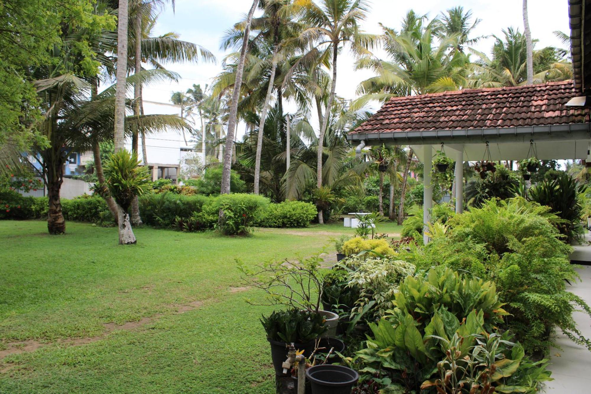 Hotel Sun&Surf Rest Ahangama Exterior foto