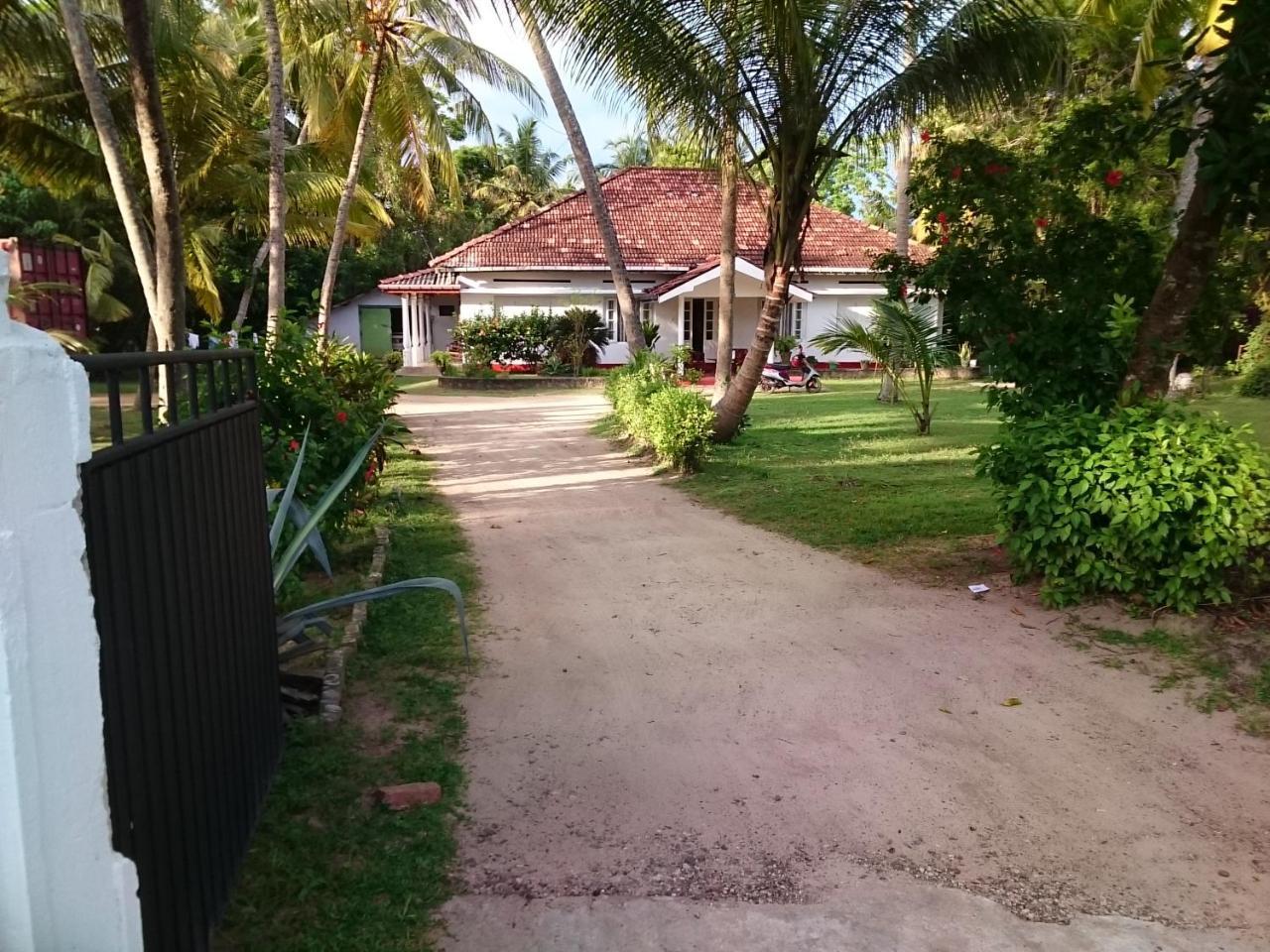 Hotel Sun&Surf Rest Ahangama Exterior foto